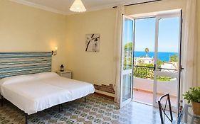 Villa Olivia Residence Ischia - Monolocali E Bilocali Nel Verde Con Piscine E Vista Mare